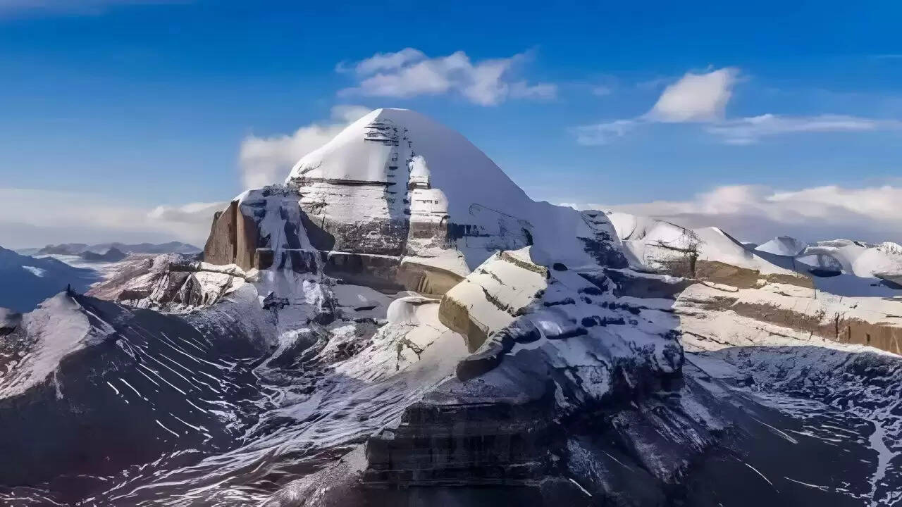 आदि कैलाश: शिवभक्तों का अद्भुत स्थल और रहस्यमय पर्वत