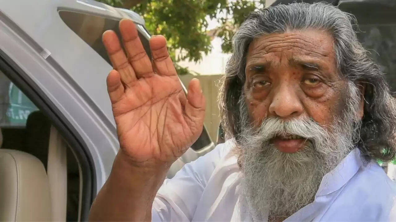 झारखंड के दिग्गज नेता शिबू सोरेन का निधन: राजनीति में एक युग का अंत