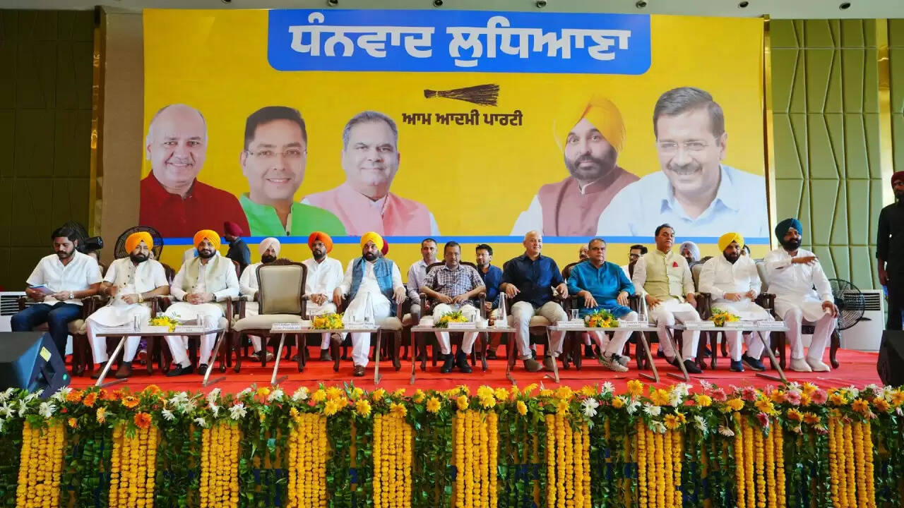 अरविंद केजरीवाल ने लुधियाना उपचुनाव में जीत के बाद कार्यकर्ताओं को किया धन्यवाद