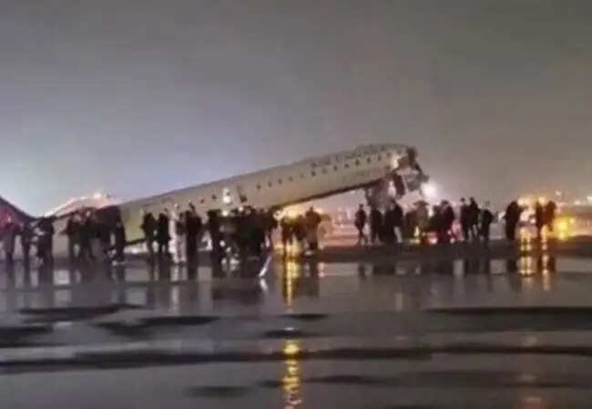 न्यूयॉर्क हवाई अड्डे पर एयर कनाडा की फ्लाइट का बड़ा हादसा