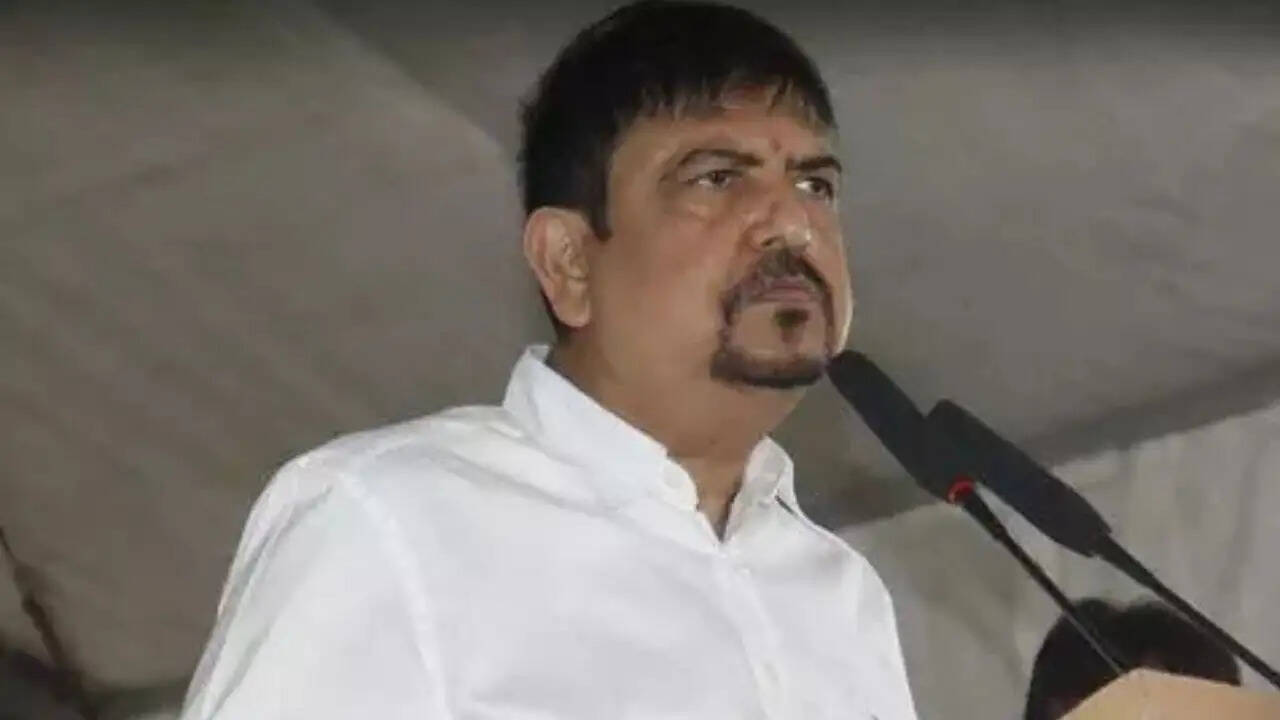 पश्चिम बंगाल में सुजीत बोस की गिरफ्तारी: ED की कार्रवाई पर राजनीतिक विवाद