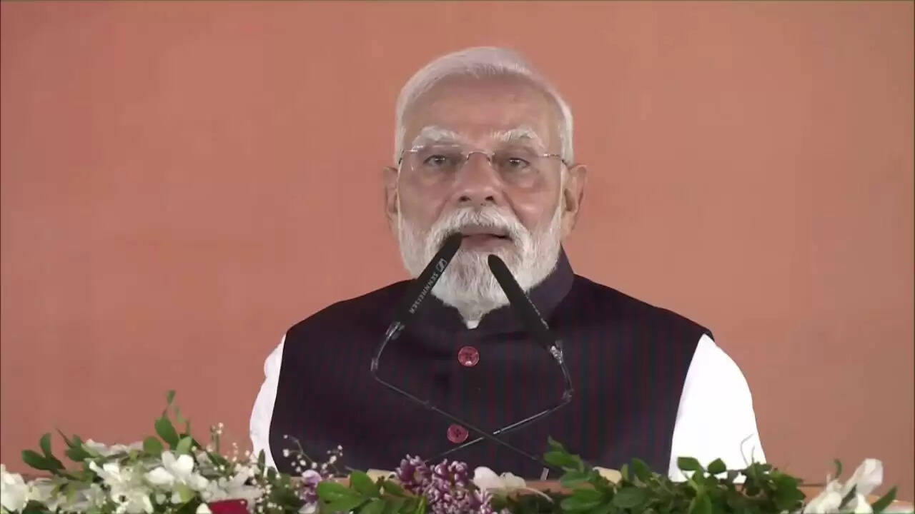 प्रधानमंत्री मोदी ने ओडिशा में ₹60,000 करोड़ की विकास परियोजनाओं की घोषणा की