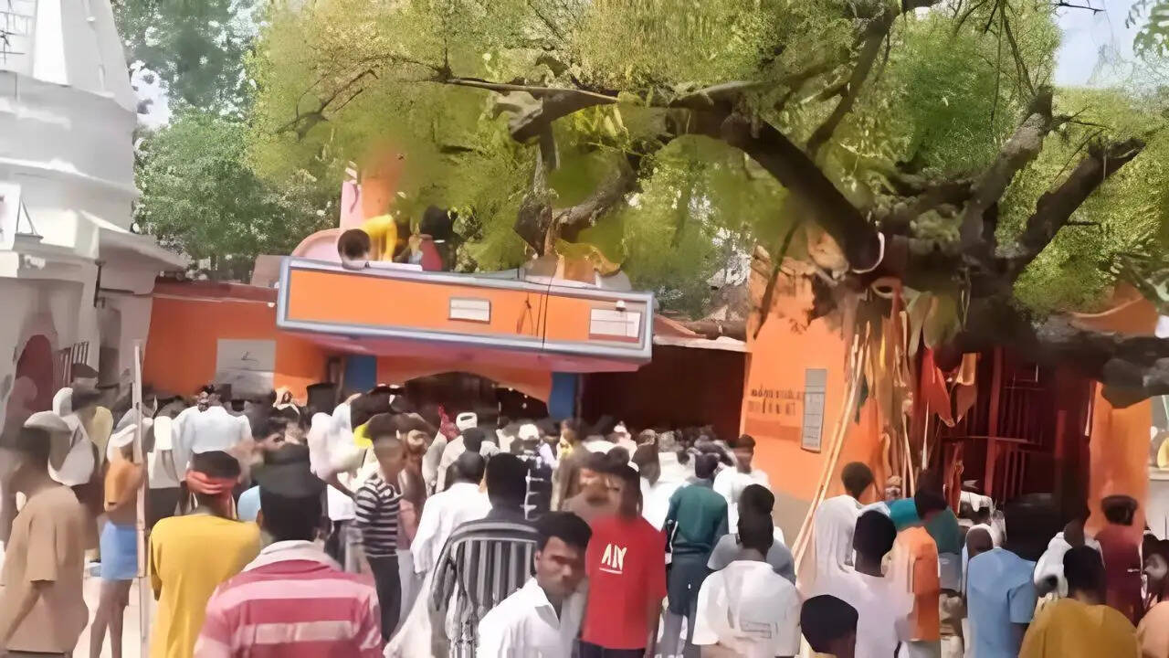 नालंदा में शीतला माई मंदिर में भगदड़: 8 श्रद्धालुओं की मौत