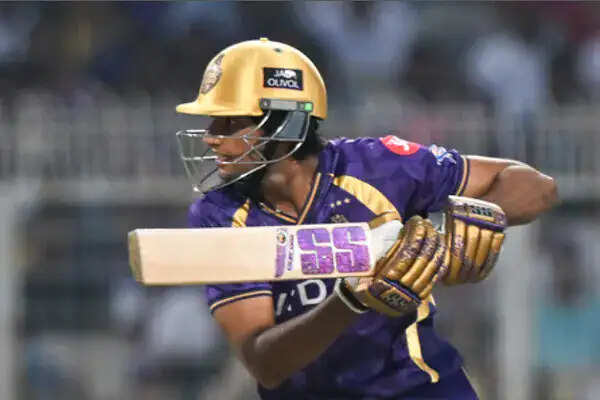 कोलकाता नाइट राइडर्स के बल्लेबाज पर लगा जुर्माना, आईपीएल नियमों का उल्लंघन