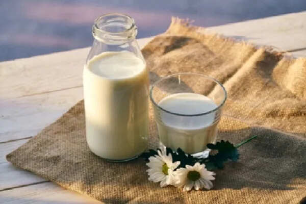 बच्चों को दूध देने का सही तरीका और समय