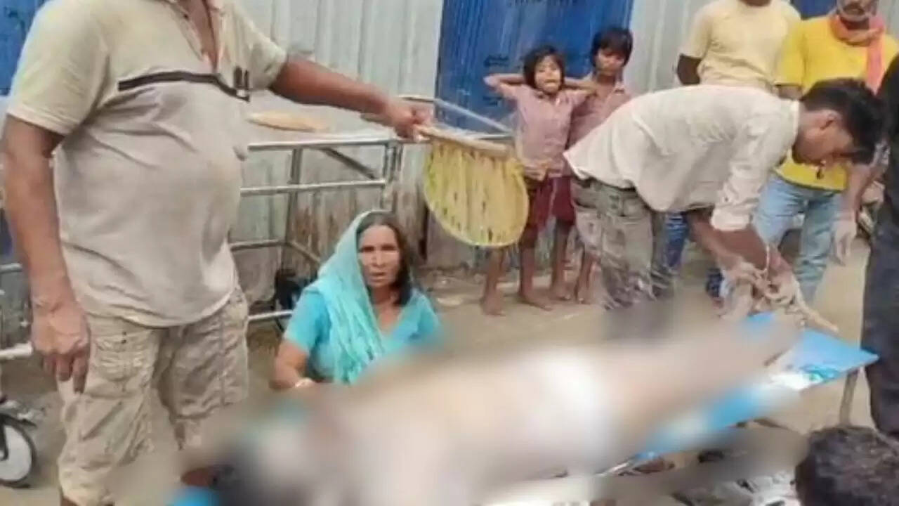 बिहार में अस्पताल परिसर में मृत व्यक्ति को जिंदा करने की कोशिश