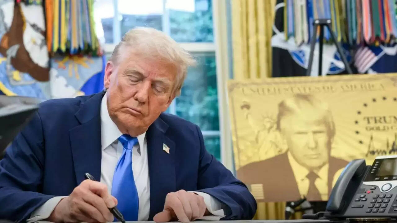 डोनाल्ड ट्रंप की एच-1बी वीजा नीति पर अदालत का बड़ा फैसला: तकनीकी कंपनियों को झटका