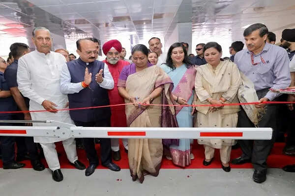 दिल्ली में नई ऑटोमेटेड पार्किंग सुविधा का उद्घाटन
