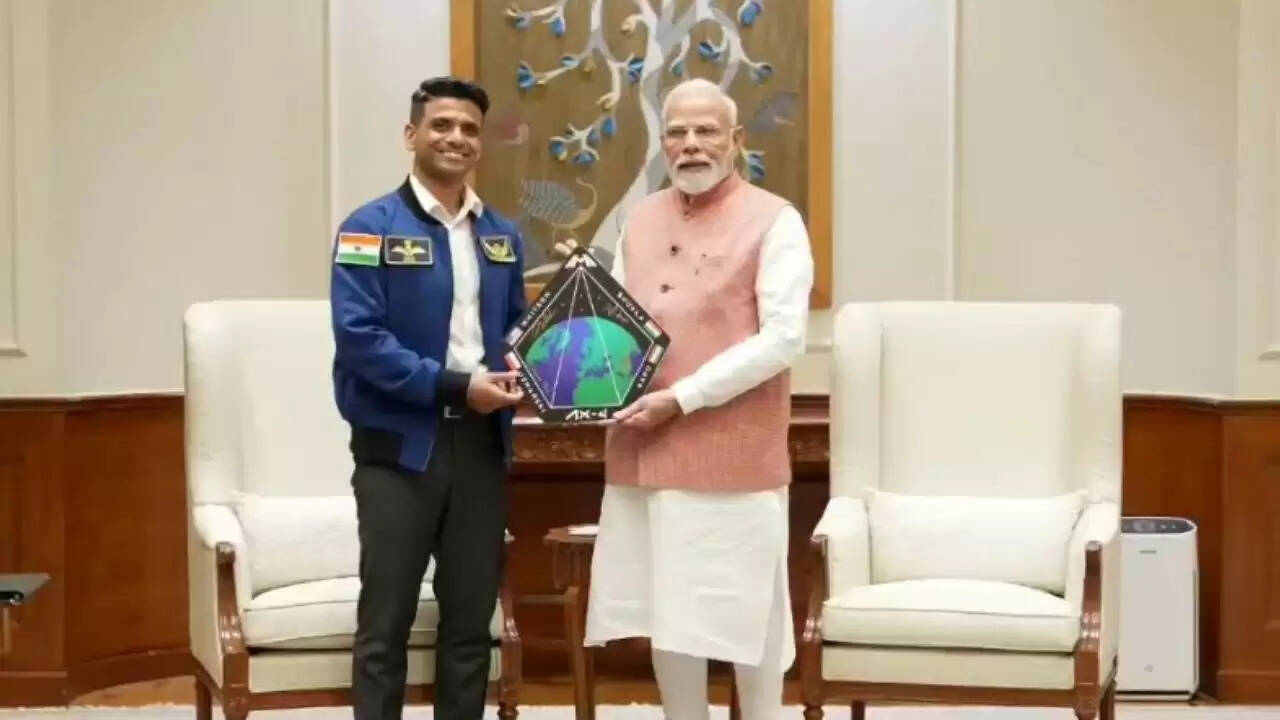 प्रधानमंत्री मोदी ने अंतरिक्ष यात्री शुभांशु शुक्ला से की मुलाकात