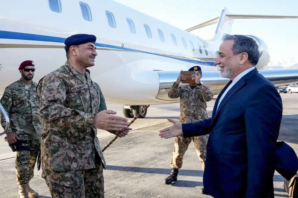 ईरान और अमेरिका के बीच वार्ता में पाकिस्तान की भूमिका महत्वपूर्ण