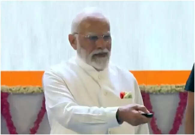 150 साल का जश्न: राष्ट्रीय गीत 'वंदे मातरम' का स्मरणोत्सव