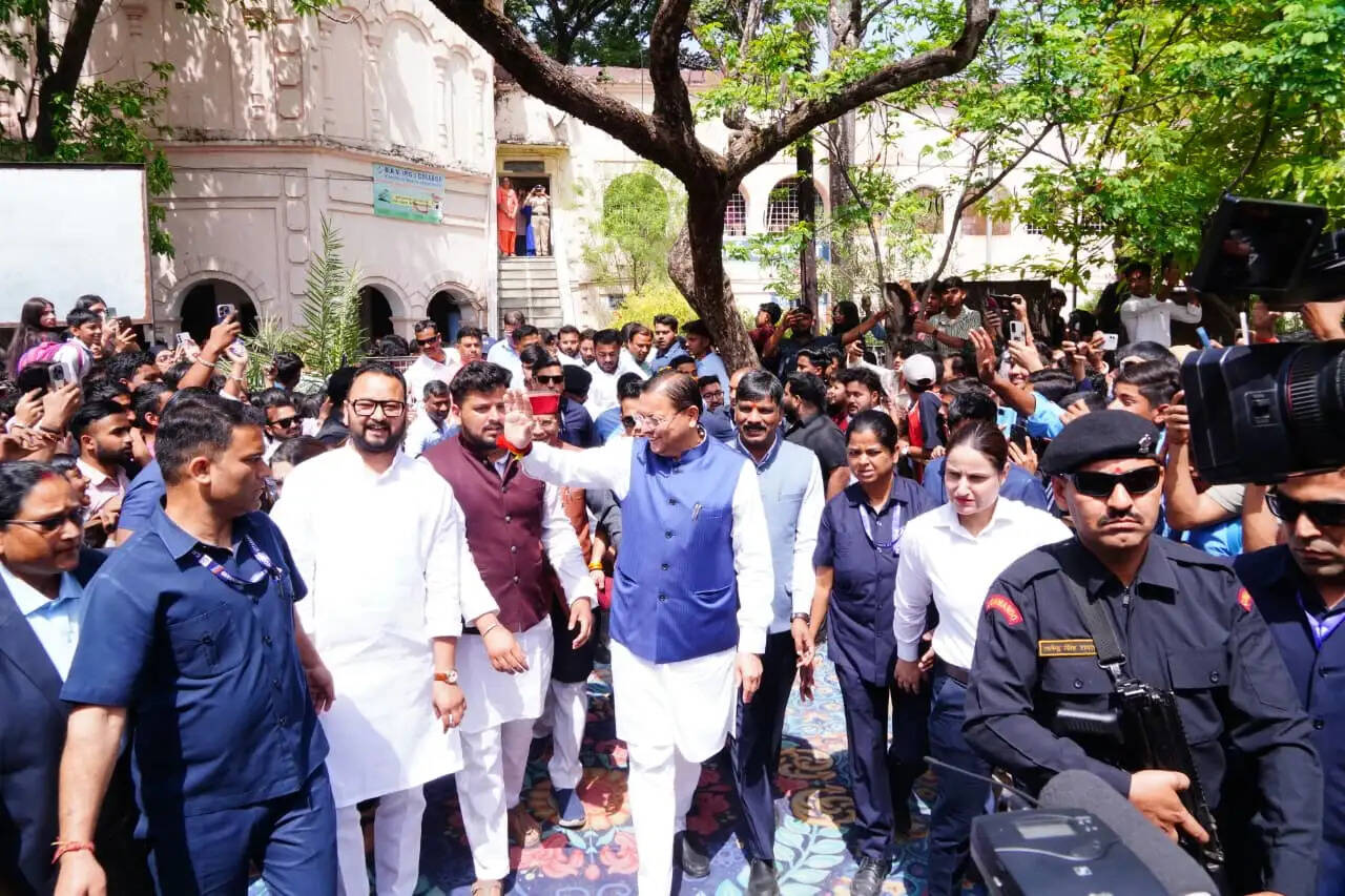 मुख्यमंत्री धामी ने छात्रसंघ समारोह में युवाओं को प्रेरित किया