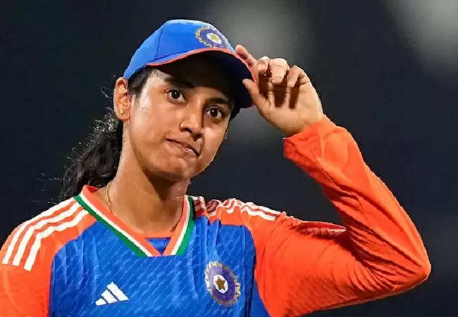 ICC महिला वनडे रैंकिंग में बदलाव: स्मृति मंधाना का स्थान गिरा, हरमनप्रीत कौर ने की प्रगति