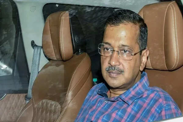 दिल्ली सरकार की सीसीटीवी योजना की जांच शुरू, केजरीवाल सरकार पर बढ़ सकती हैं मुश्किलें