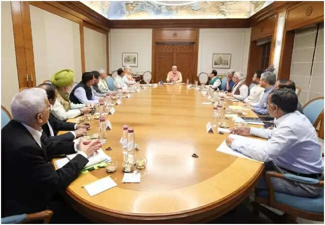 दिल्ली में पीएम मोदी की सुरक्षा मामलों की कैबिनेट समिति की बैठक