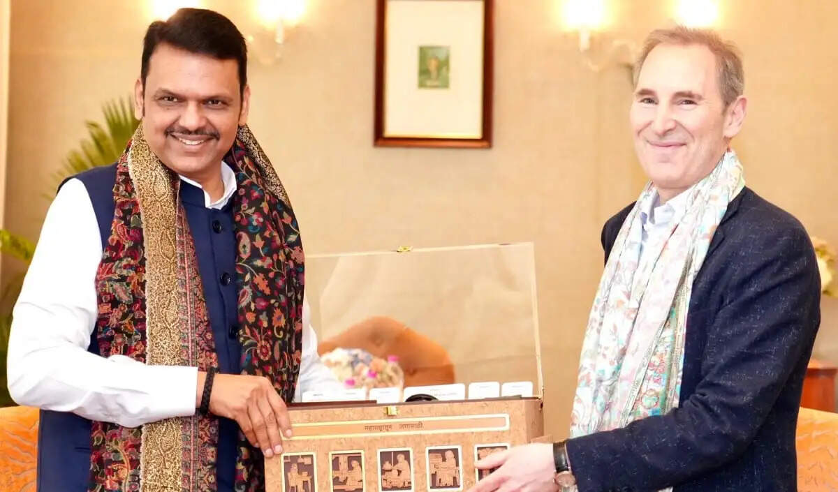 अमेज़न और महाराष्ट्र सरकार के बीच तकनीकी निवेश पर चर्चा