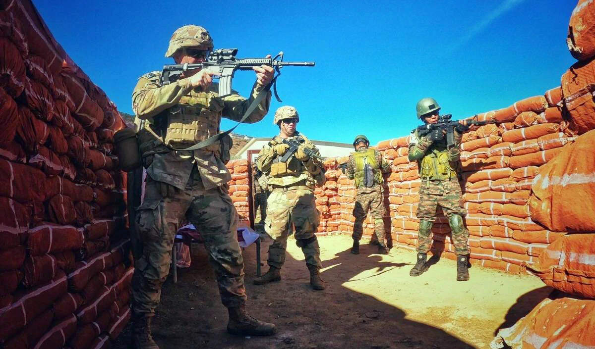 मध्य पूर्व में अमेरिकी सैनिकों की तैनाती और ईरान के साथ वार्ता की स्थिति