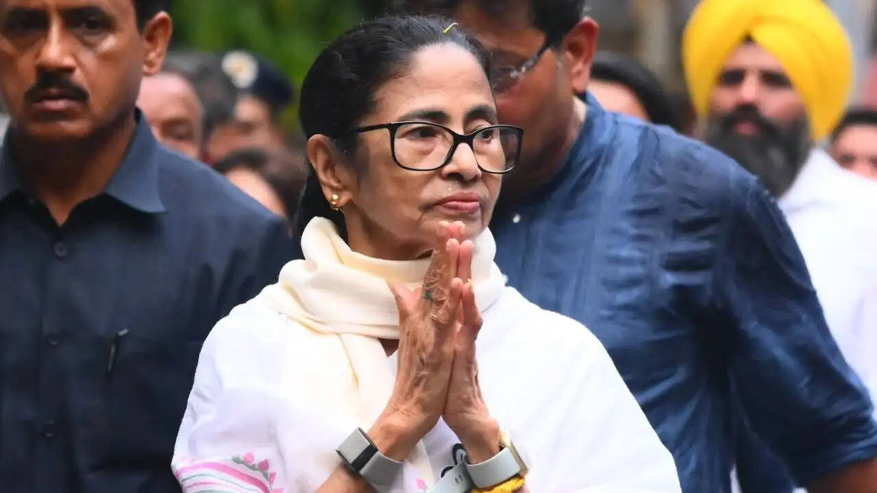 पश्चिम बंगाल में TMC का अस्थायी मुख्यालय खाली करने की प्रक्रिया शुरू, जानें क्या है वजह