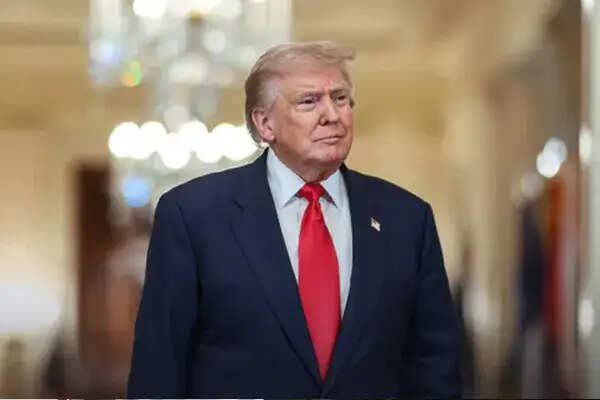 डोनाल्ड ट्रंप ने ईरान के साथ युद्धविराम की घोषणा की