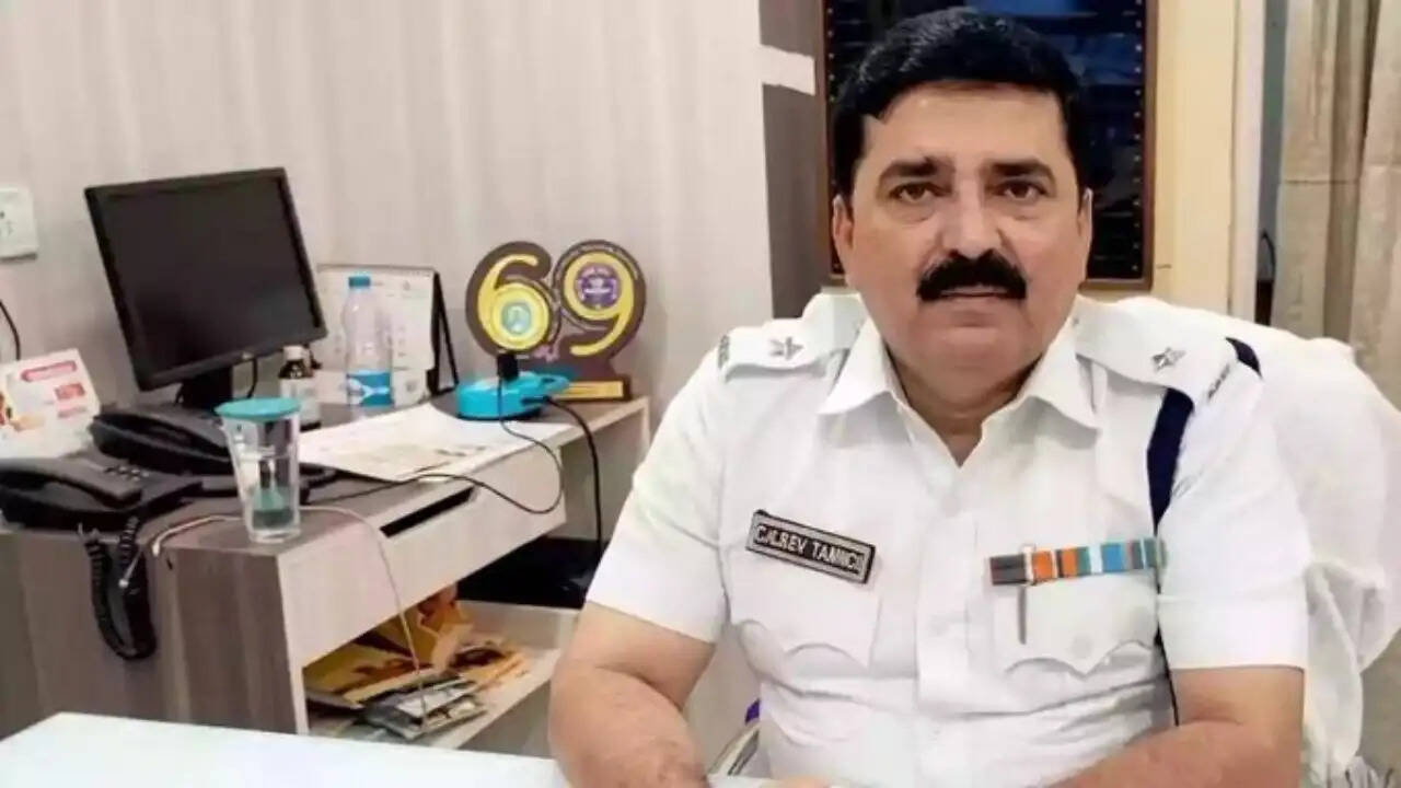 कोलकाता के डीसीपी शांतनु सिन्हा की गिरफ्तारी: जबरन वसूली के आरोप में ED की कार्रवाई