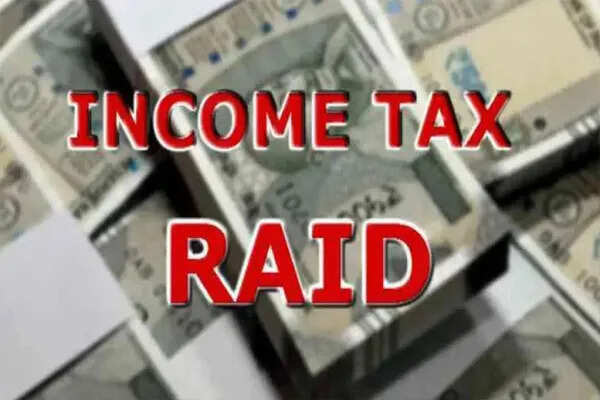 आयकर विभाग की बड़ी कार्रवाई: पंजाब-हरियाणा में 16,000 करोड़ रुपये के संपत्ति लेनदेन में अनियमितताएं