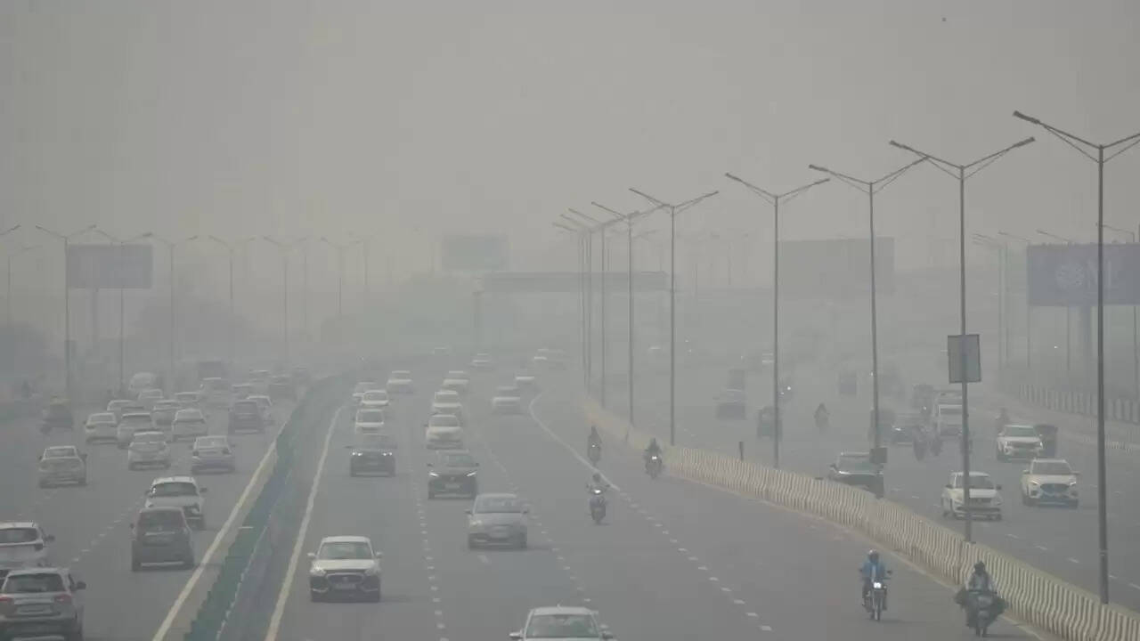 दिल्ली में क्लाउड सीडिंग का प्रयोग: प्रदूषण में सुधार की उम्मीदें