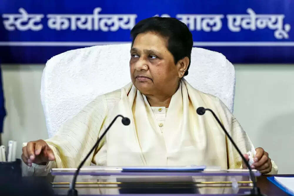 मायावती ने योगी सरकार की कांस्टेबल भर्ती पर उठाए सवाल