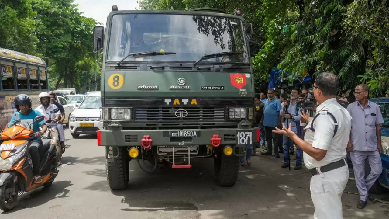 कोलकाता में सेना के ट्रक पर पुलिस का एक्शन: क्या है पूरा मामला?