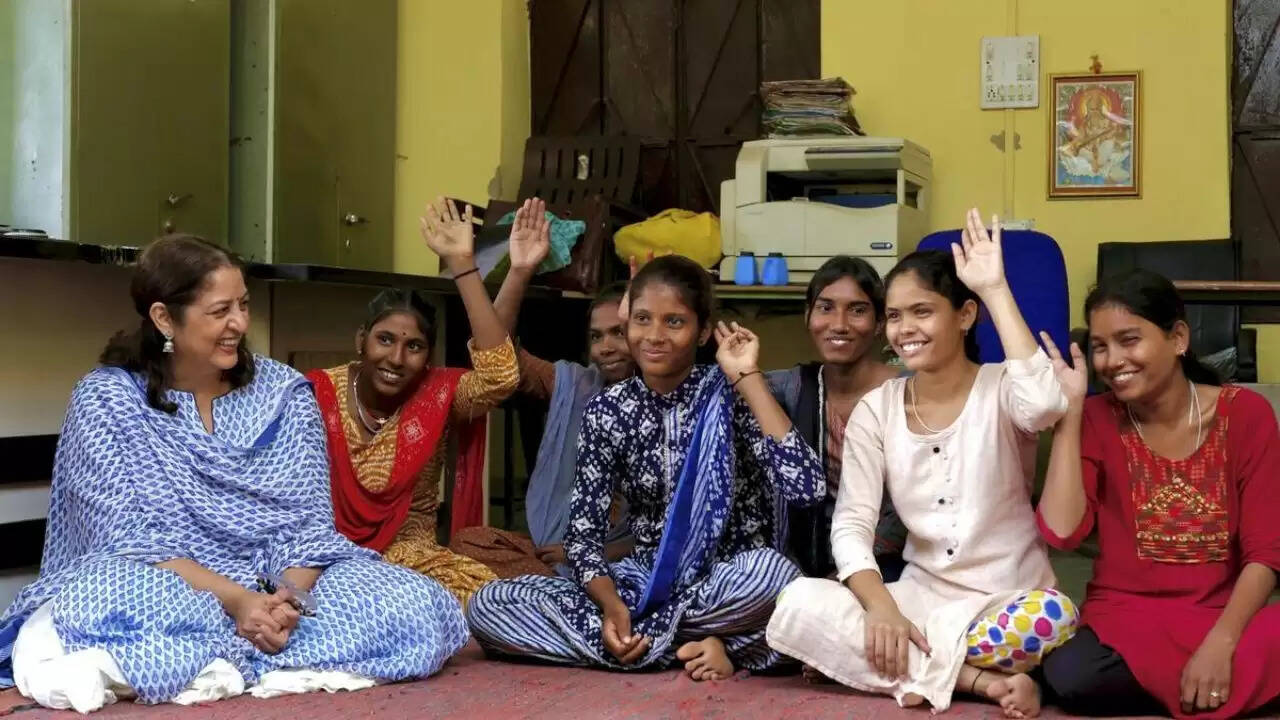 भारत का पहला NGO 'एजुकेट गर्ल्स' बना रेमन मैग्सेसे पुरस्कार विजेता
