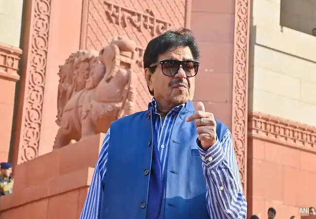 शत्रुघ्न सिन्हा ने फिल्म धुरंधर की प्रशंसा की, कहा- फिल्म तो फिल्म होती है