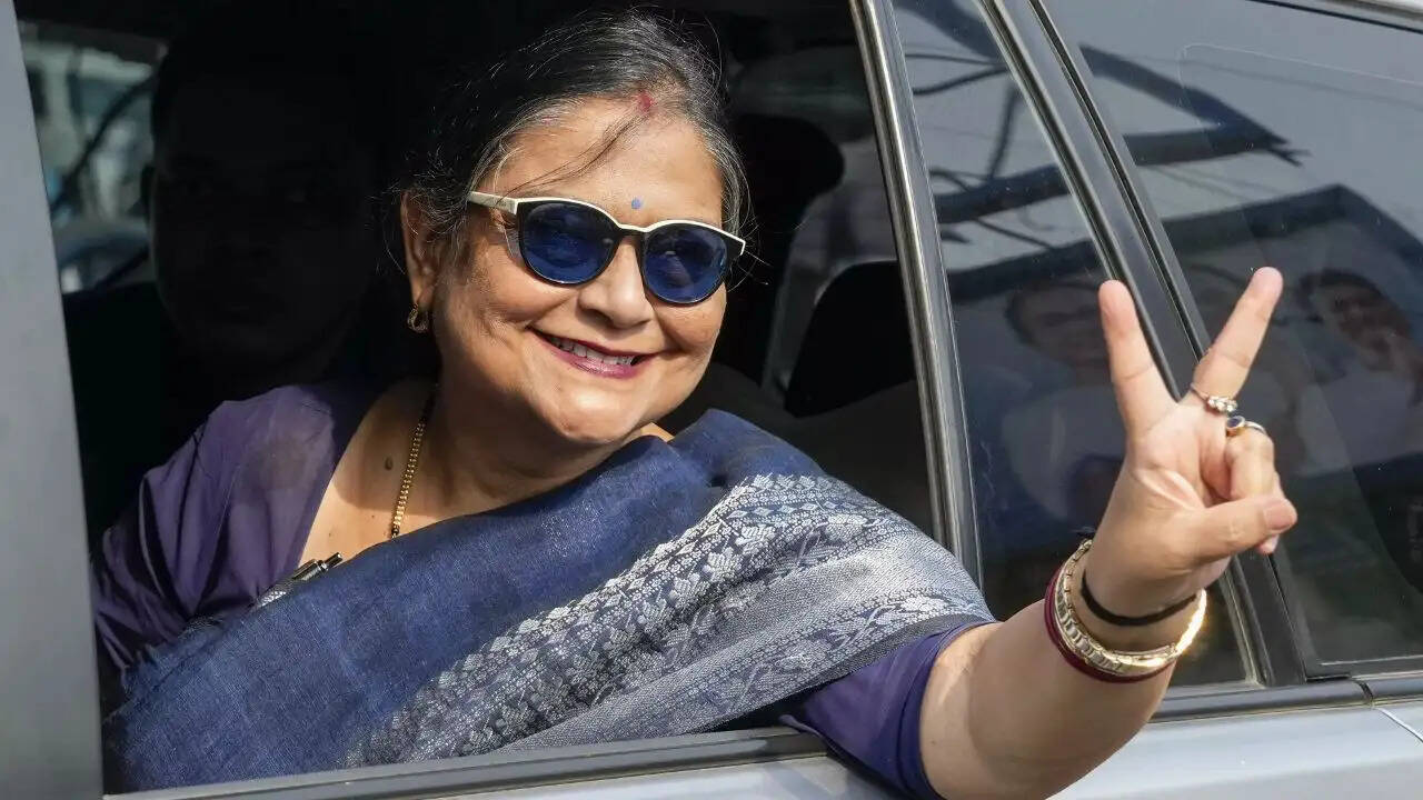 तृणमूल कांग्रेस में टूट: 20 सांसद बीजेपी के समर्थन में