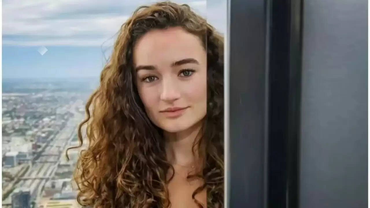 अभिनेत्री Kelly Mack का निधन: कैंसर से जूझते हुए 33 वर्ष की आयु में ली अंतिम सांस