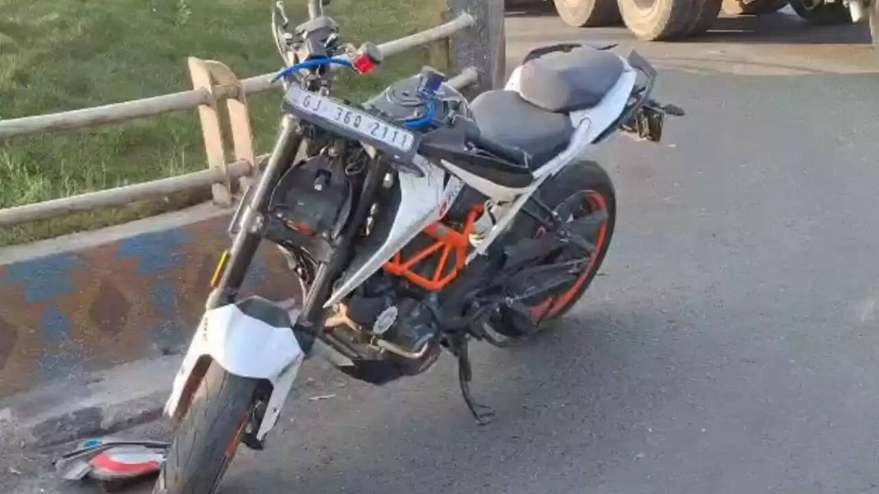 सोशल मीडिया इन्फ्लुएंसर की तेज रफ्तार बाइकिंग से हुई दर्दनाक मौत