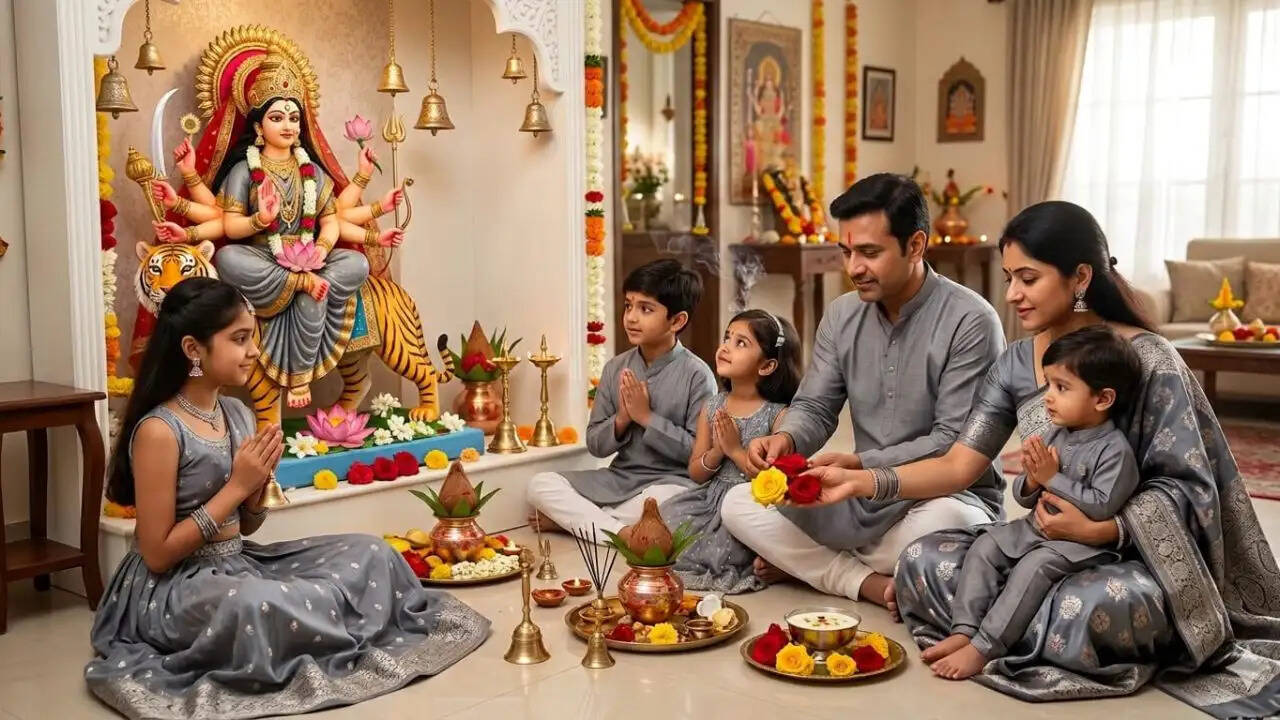 नवरात्रि के तीसरे दिन मां चंद्रघंटा की पूजा: ग्रे रंग का महत्व और पहनावे के सुझाव