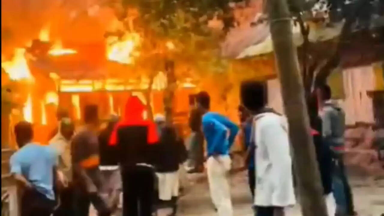 बांग्लादेश में हिंदू समुदाय पर हमले: क्या है स्थिति?