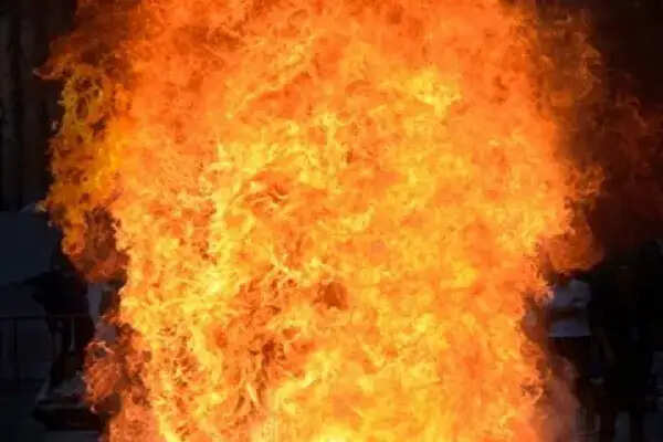 आंध्र प्रदेश के अनकापल्ली में फार्मा सिटी में आग, दो मजदूरों की जान गई