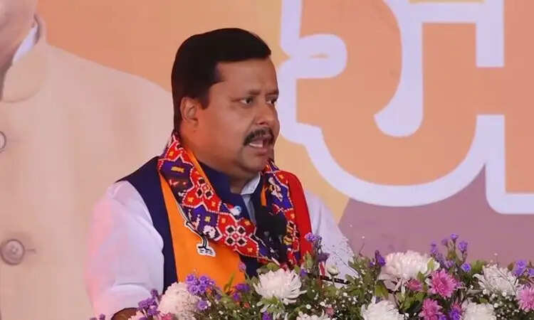 भाजपा अध्यक्ष नितिन नबीन ने गुजरात में पार्टी कार्यकर्ताओं को संबोधित किया