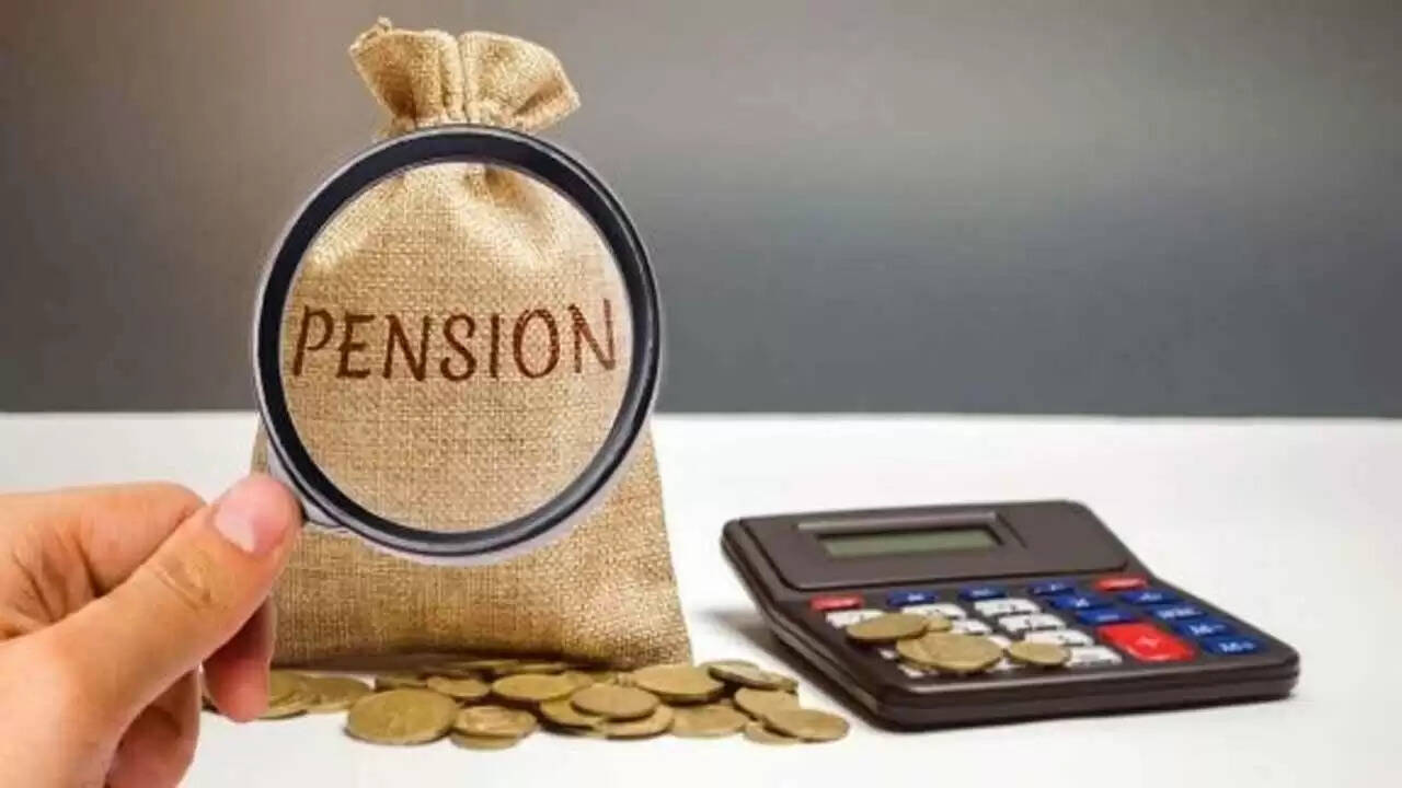 भारत में पुरानी पेंशन योजना: एक नज़र में बदलाव और पुनरारंभ
