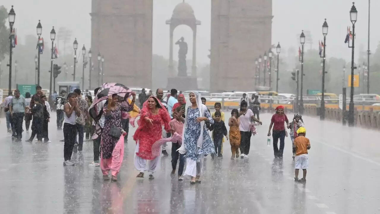 दिल्ली में गर्मी का प्रकोप, अगले दिनों में तापमान बढ़ने की संभावना