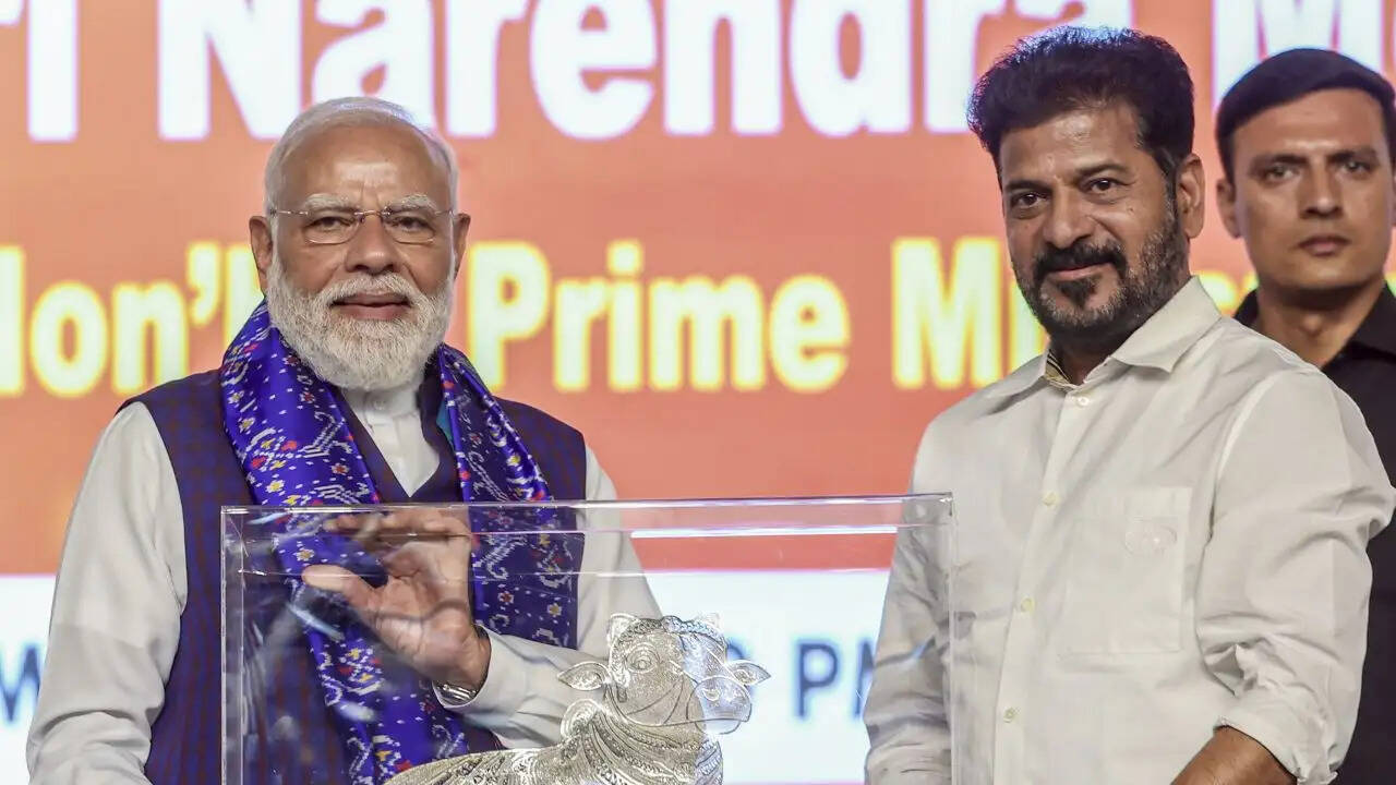 पीएम मोदी ने तेलंगाना में विकास परियोजनाओं का उद्घाटन किया