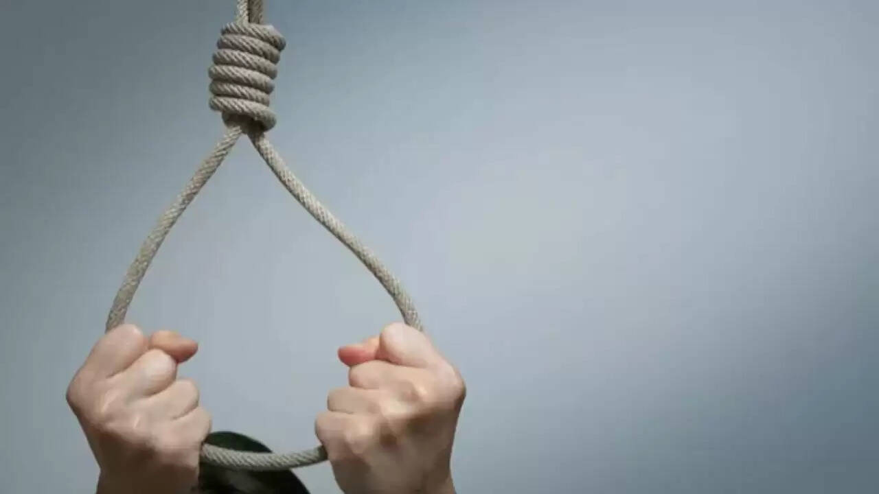 दिल्ली पुलिस की महिला सब-इंस्पेक्टर सविता की संदिग्ध मौत: क्या है असली वजह?