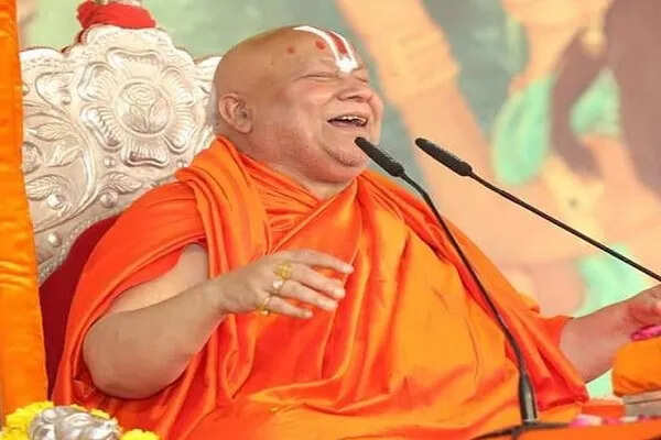 स्वामी रामभद्राचार्य के विवादास्पद बयान पर मचा हंगामा