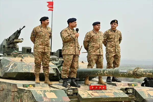 पाकिस्तान ने लीबिया के विद्रोही गुट को 4 अरब डॉलर के हथियारों की बिक्री की