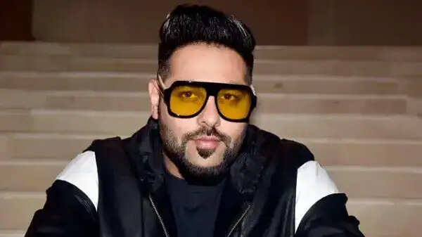 बादशाह की गिरफ्तारी का आदेश, विवादित गाने के कारण बढ़ी मुश्किलें