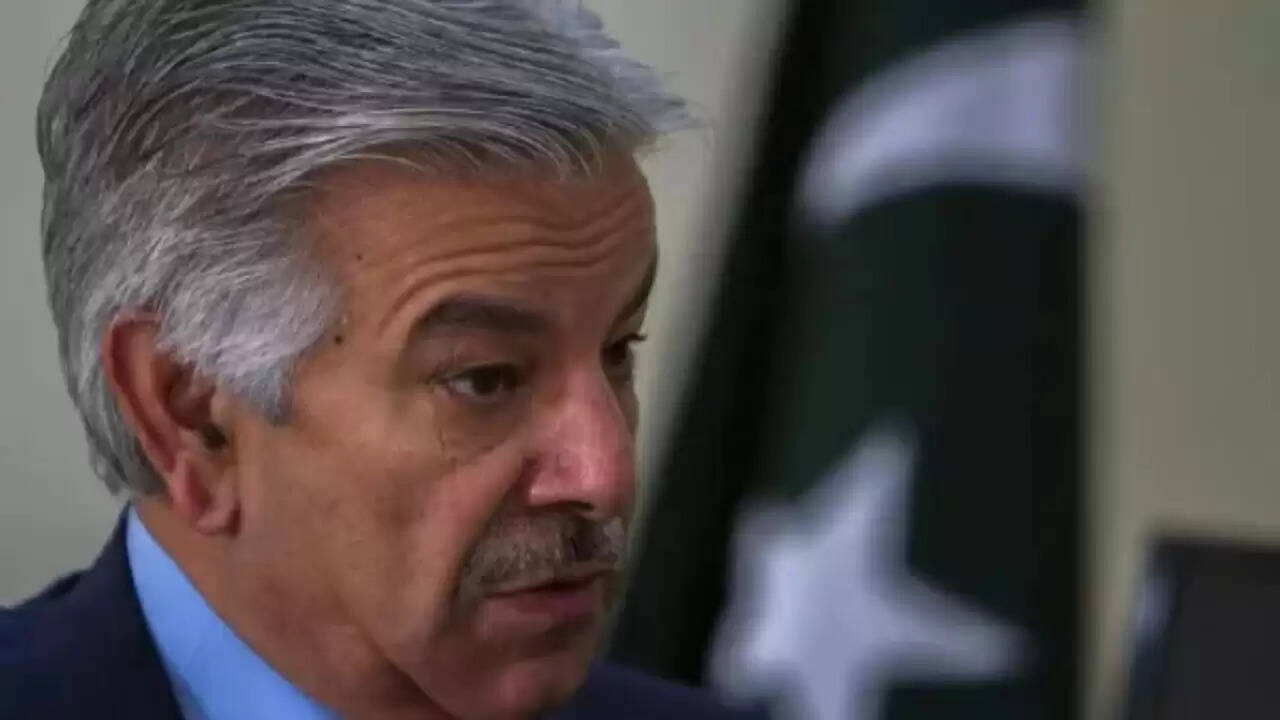 क्या पाकिस्तान भारत के साथ युद्ध के लिए तैयार है? रक्षा मंत्री का चौंकाने वाला बयान