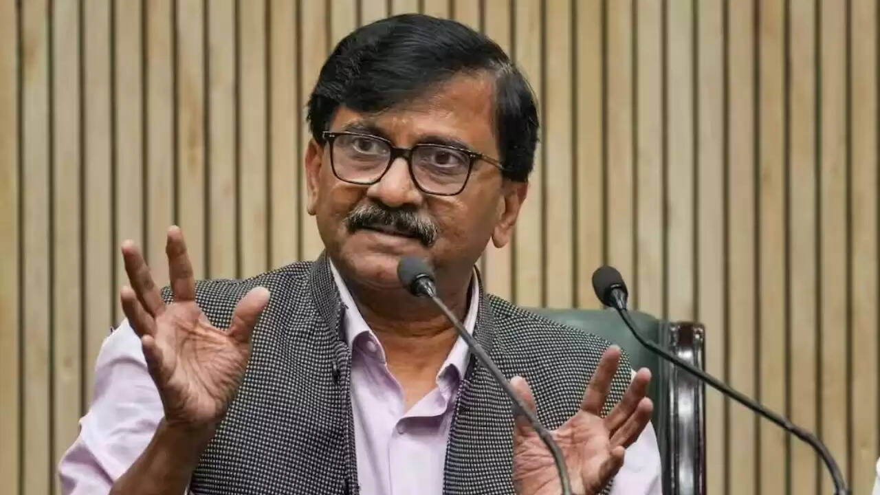 मुंबई चुनाव में संजय राउत ने उठाए गंभीर सवाल, अनियमितताओं का आरोप