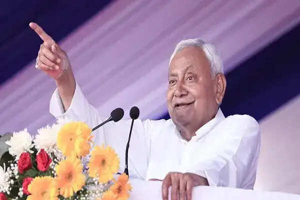 बिहार की राजनीति में बदलाव: नीतीश कुमार का इस्तीफा और नया मुख्यमंत्री चयन