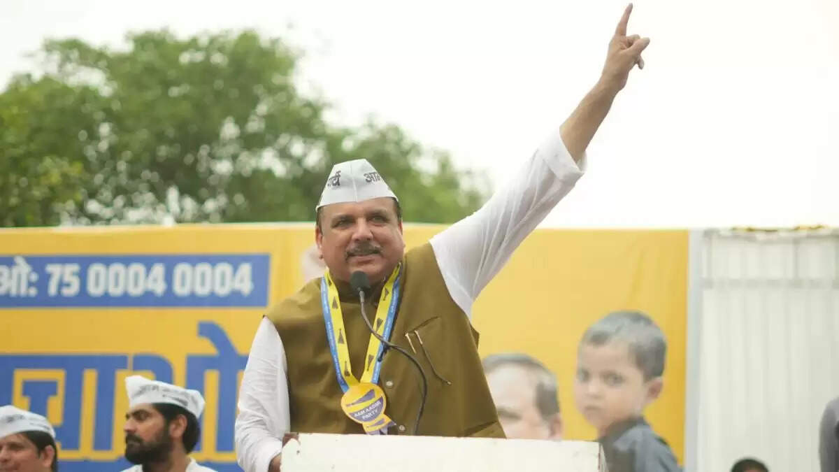 आम आदमी पार्टी का लखनऊ में स्कूलों के बचाव के लिए बड़ा प्रदर्शन