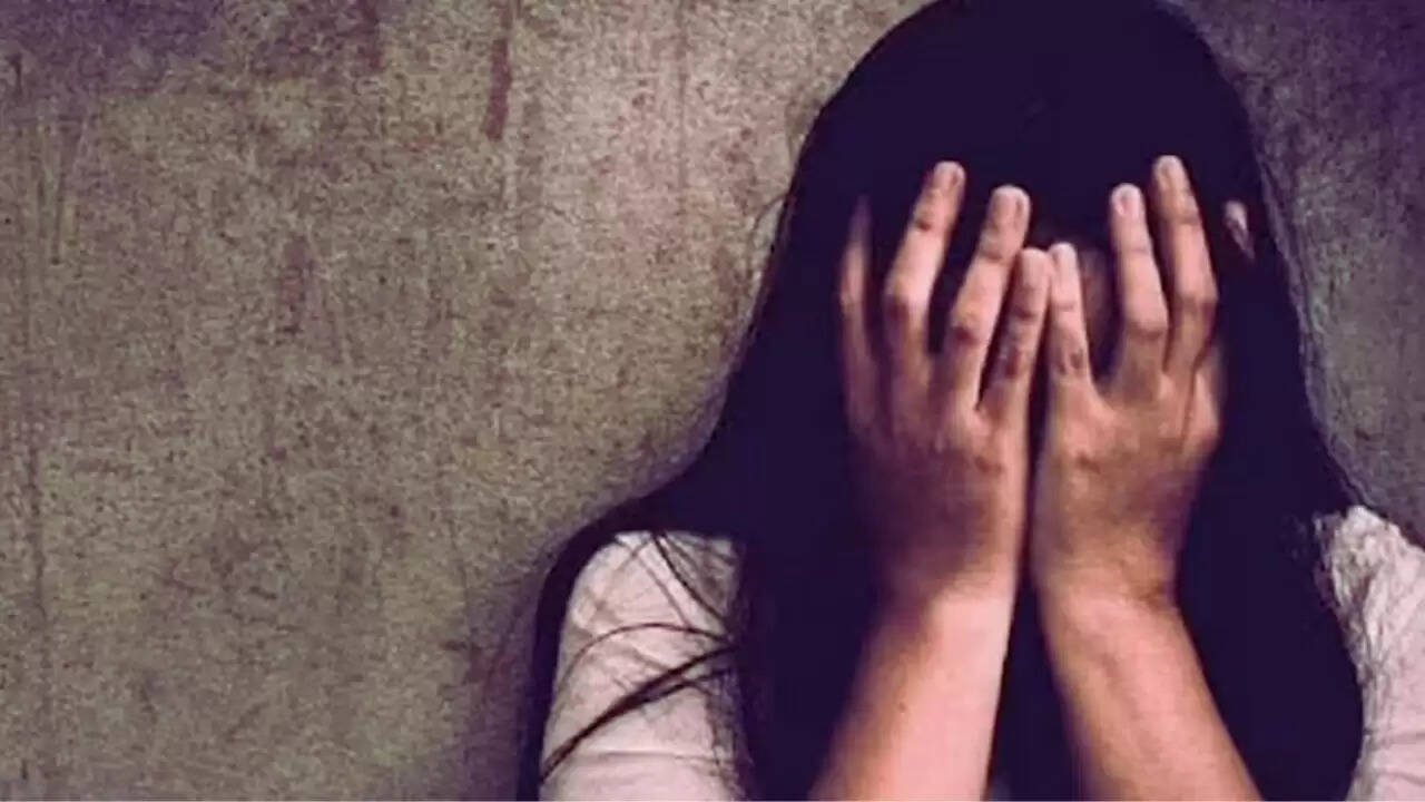 बिहार में नाबालिग लड़की के साथ शर्मनाक घटना: युवकों ने की अश्लील हरकतें