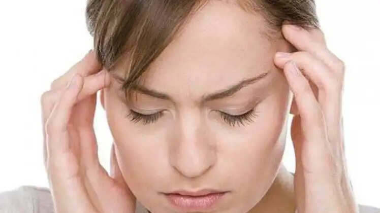 सिरदर्द से राहत पाने का आसान तरीका: 25 सेकंड में करें उपाय